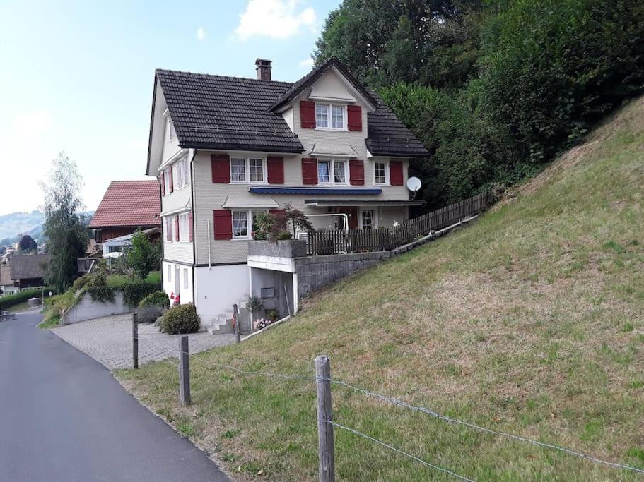 Zwinglis Ferienwohnung Rosi Nesslau ภายนอก รูปภาพ
